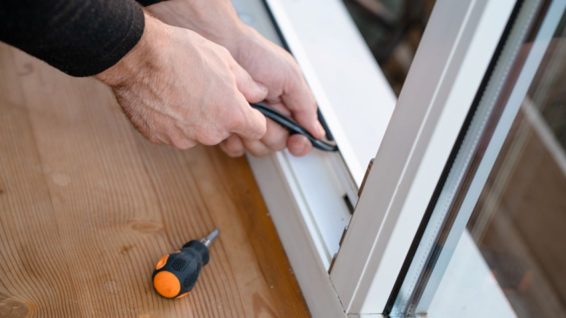 műanyag ajtó beállítása