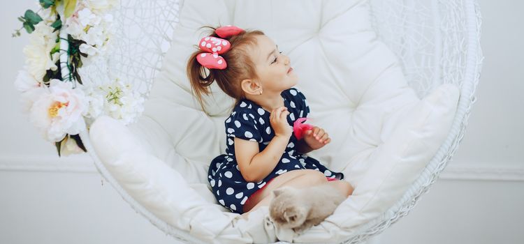 Beltéri hinta felszerelése jó ötlet oda, ahol kisgyerekek vannak