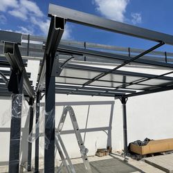 általunk készített kerti építmény, itt még félkész állapotban