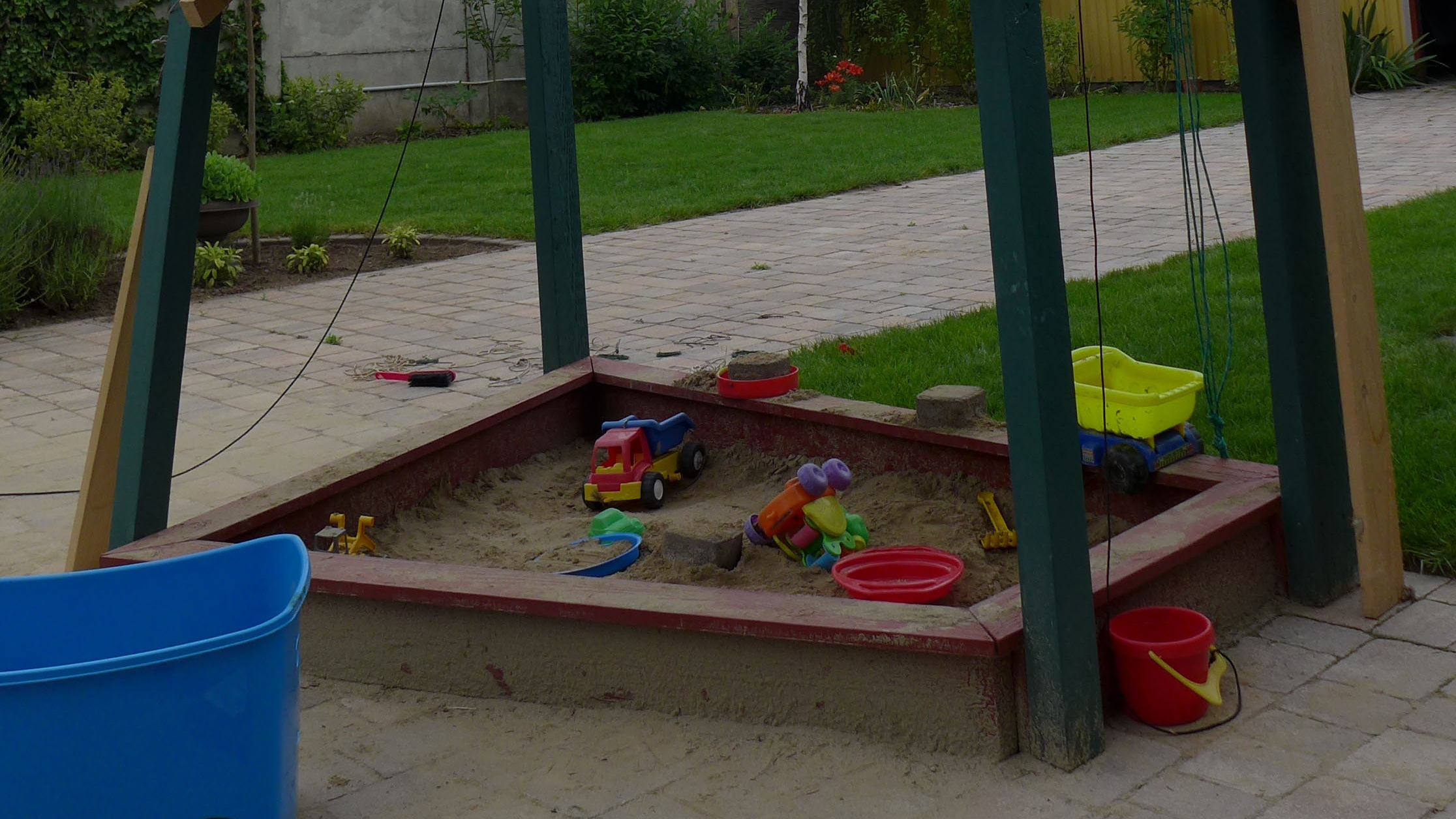 kerti kilátó homokozó fölé