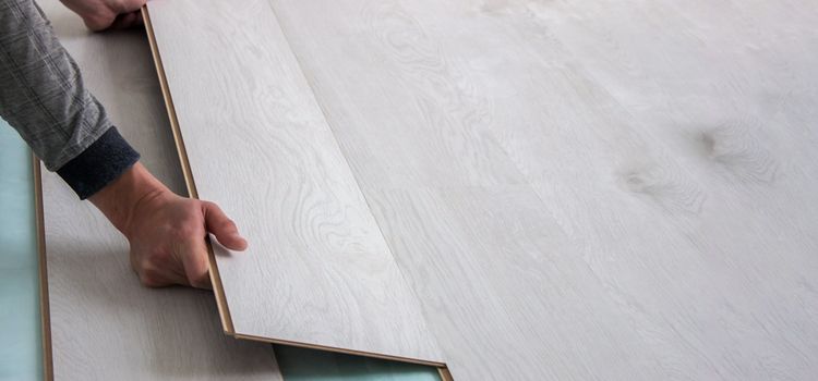 Laminált padló lerakása