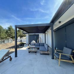 általunk készített motoros pergola Üröm