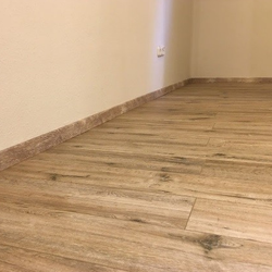 referencia: szegélylécezés